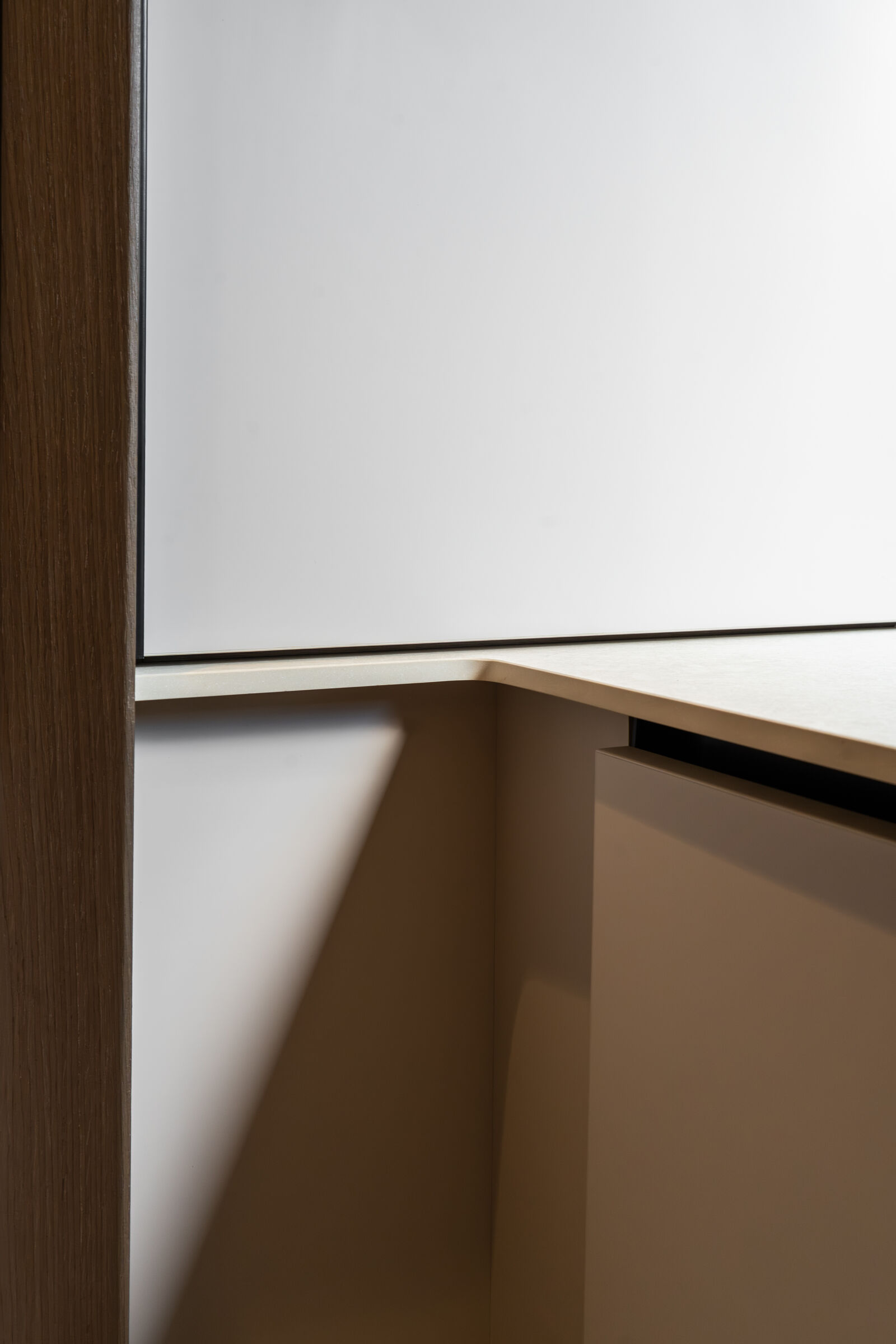 Houghton Residence — worktop edge detail, designed, manufactured and installed by The Kitchen Studio.